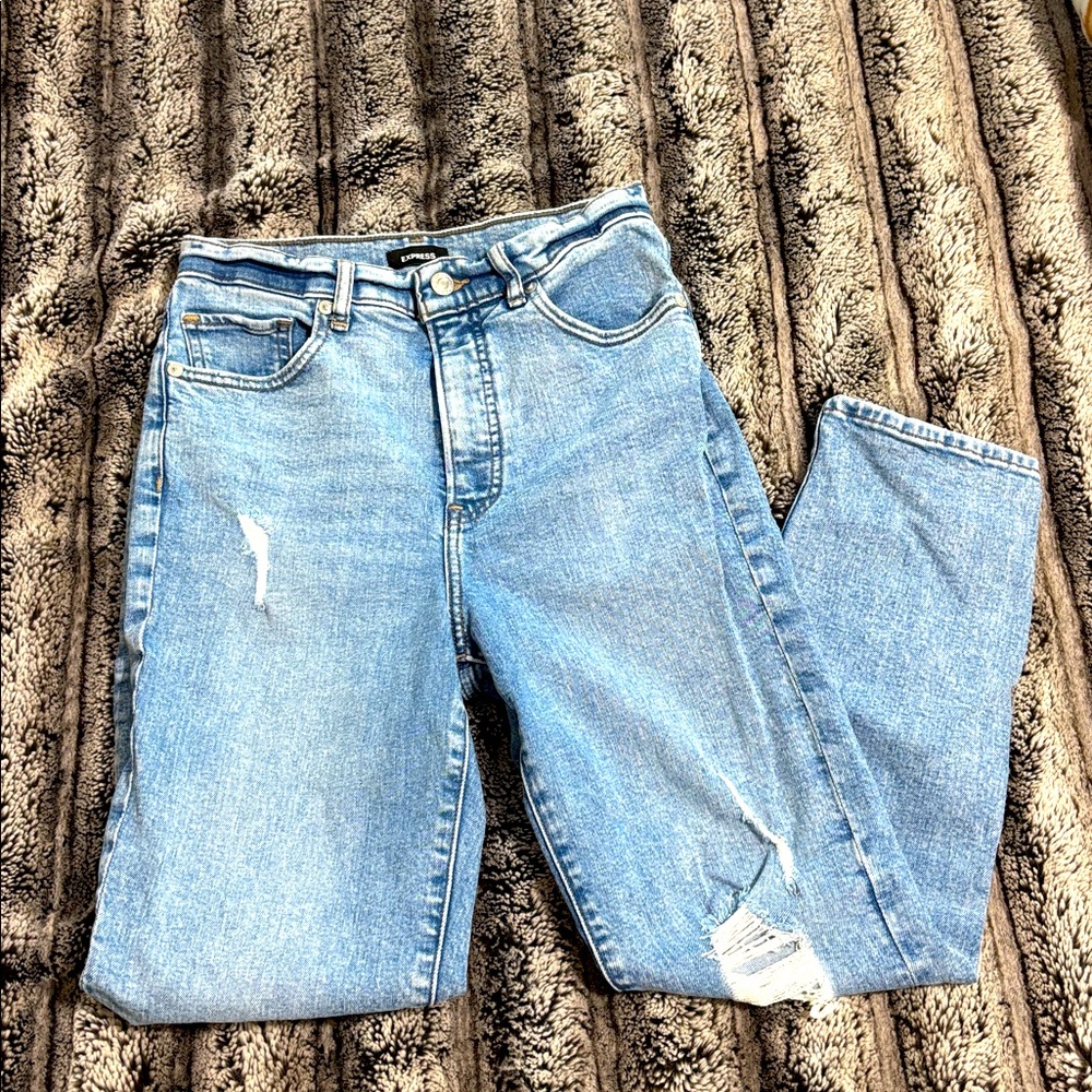 Express Light Blue Distressed Super High Rise Mom Jeans!